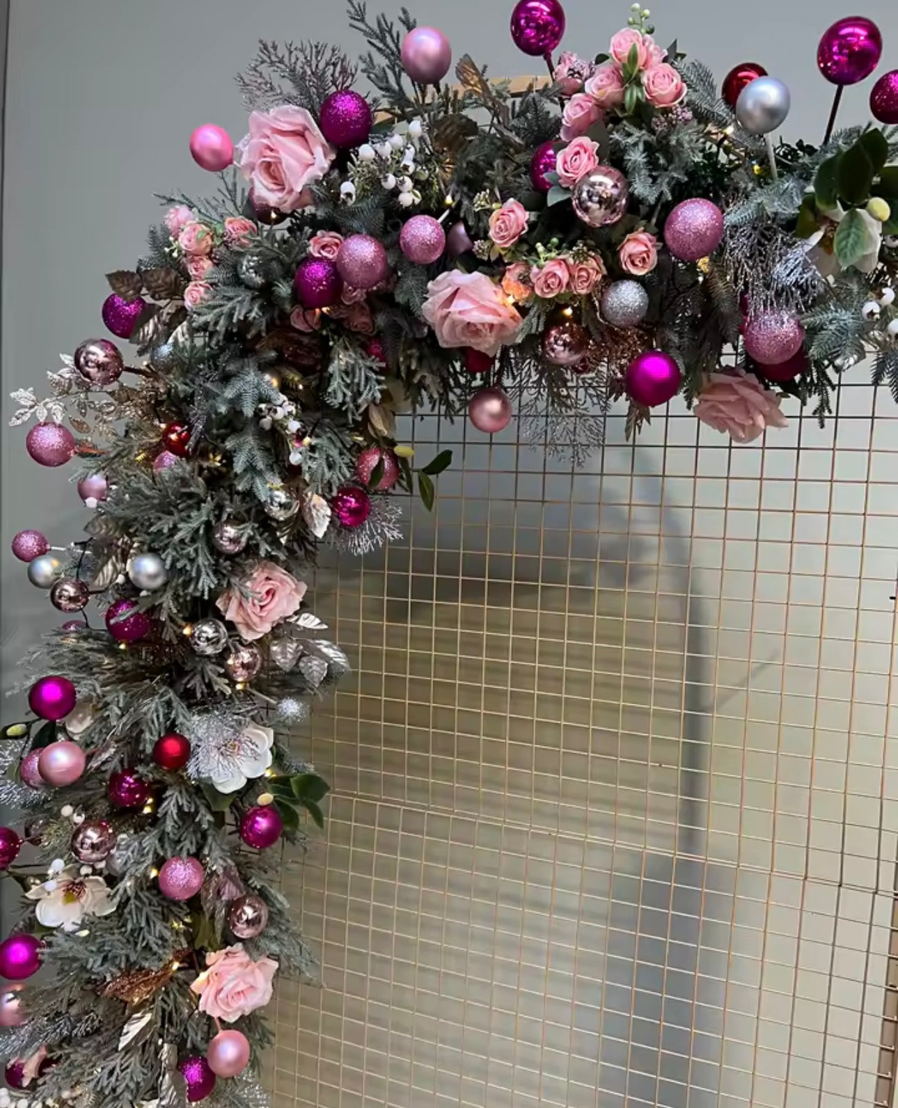 Zenora Uflower 200cm Artificial Christmas Flower Row Decoration