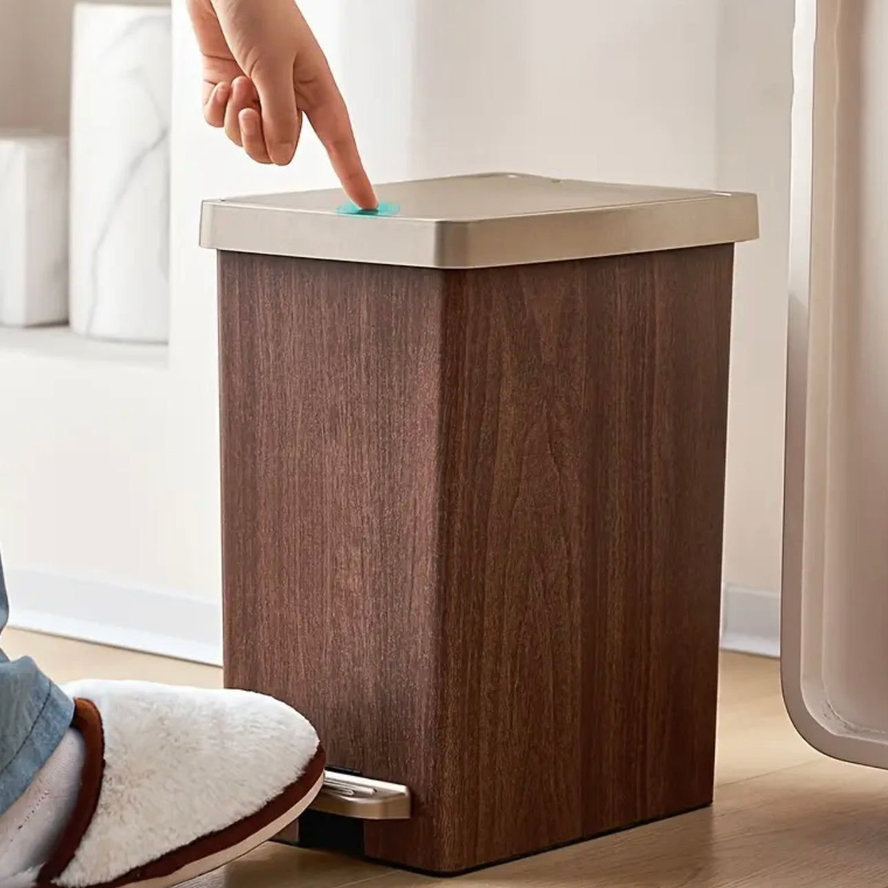 Zenora Large Capacity Step Trash Can