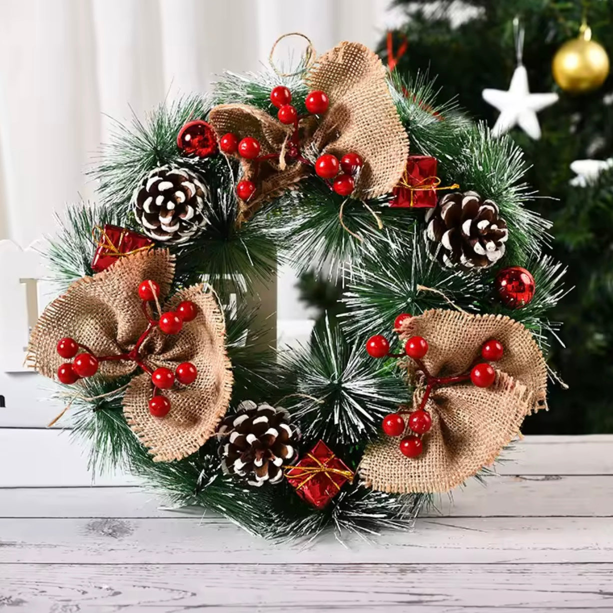 Zenora Snowy Christmas Wreath