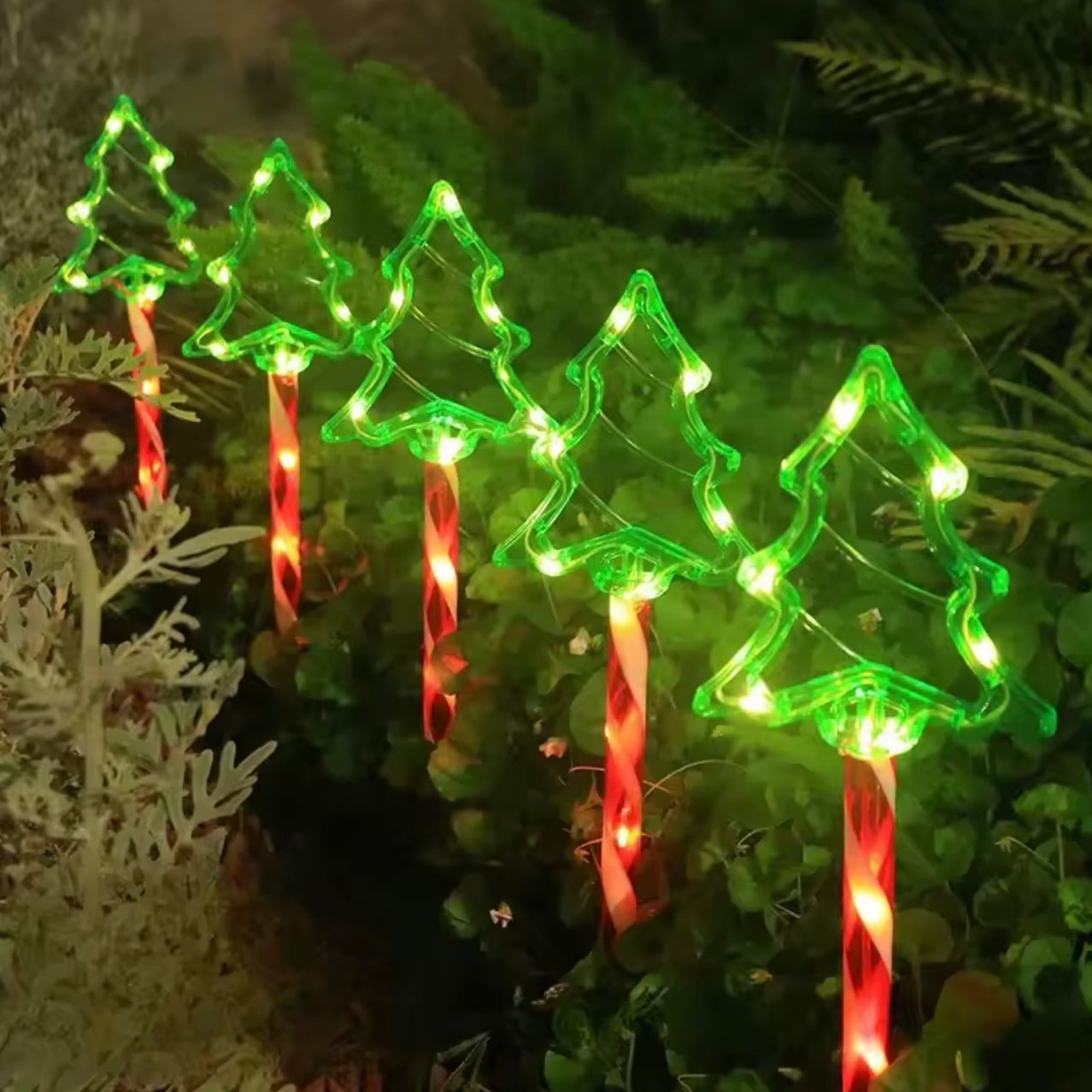Zenora Solar LED Christmas Ground Lamp Set