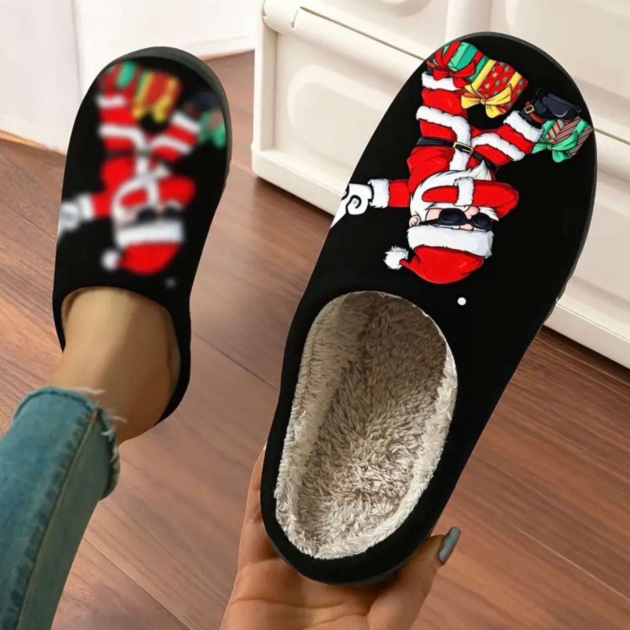 Zenora Men’s & Women’s Christmas Plush Slippers