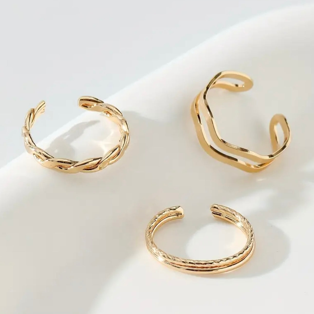 3-Piece Golden Toe Ring Set — Minimal Intertwined Design