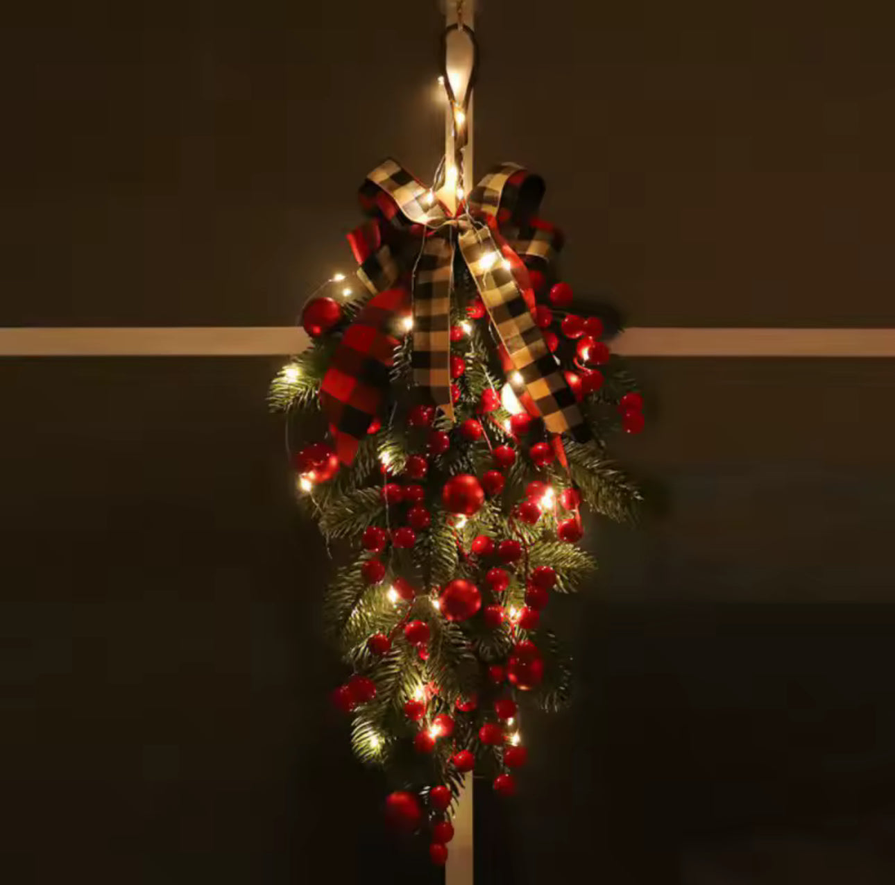 Zenora Merry Christmas Garland