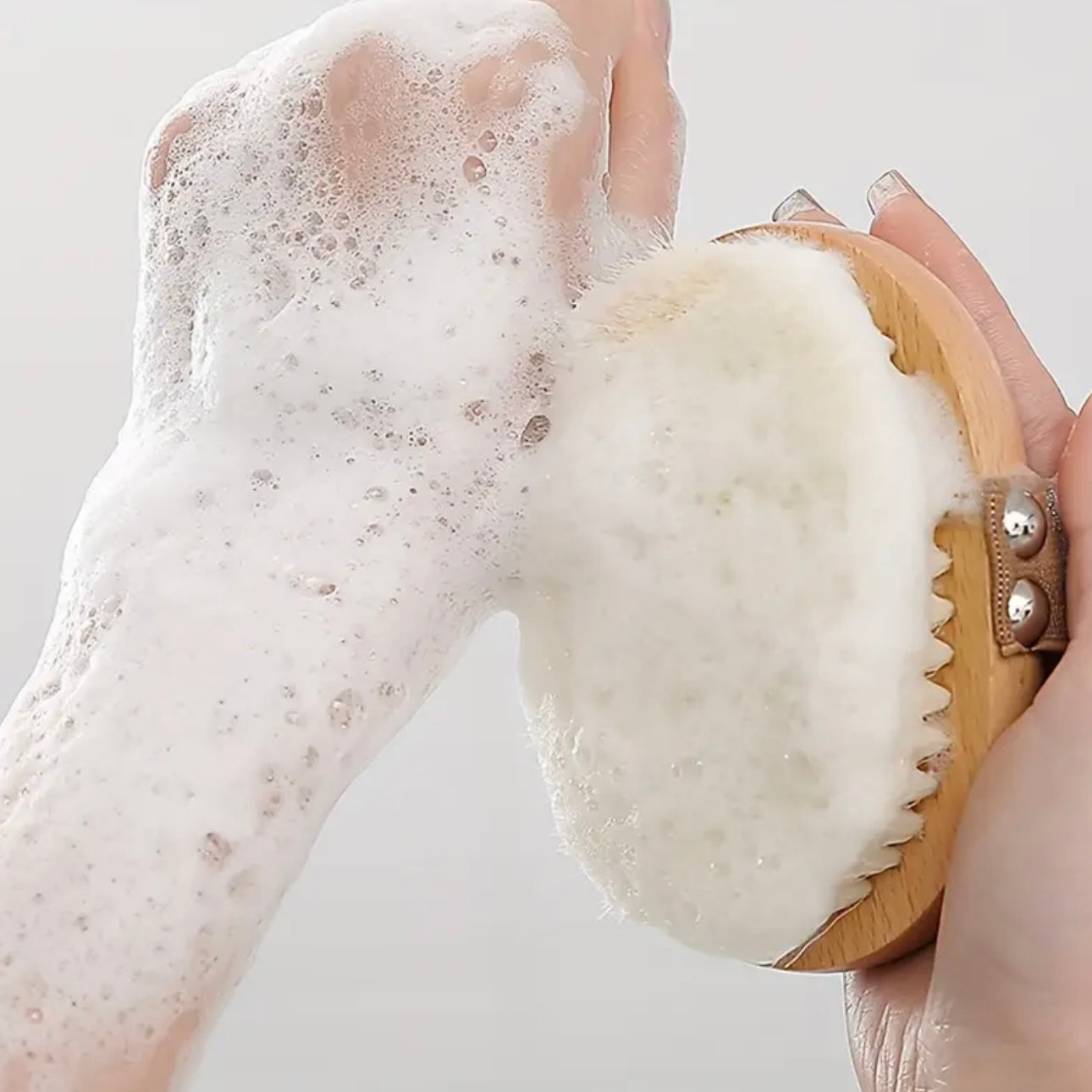 Zenora 2pcs Natural Wooden Bath Brush Set