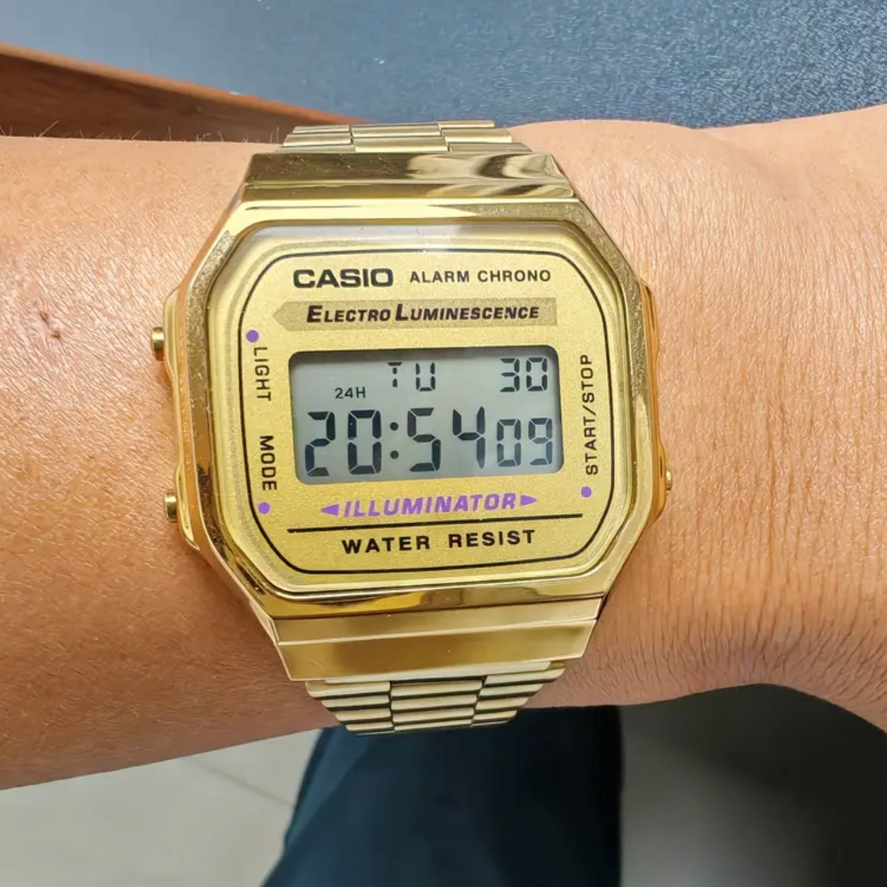 Casio Retro Square Digital Watch – A168 Series Vintage Quartz