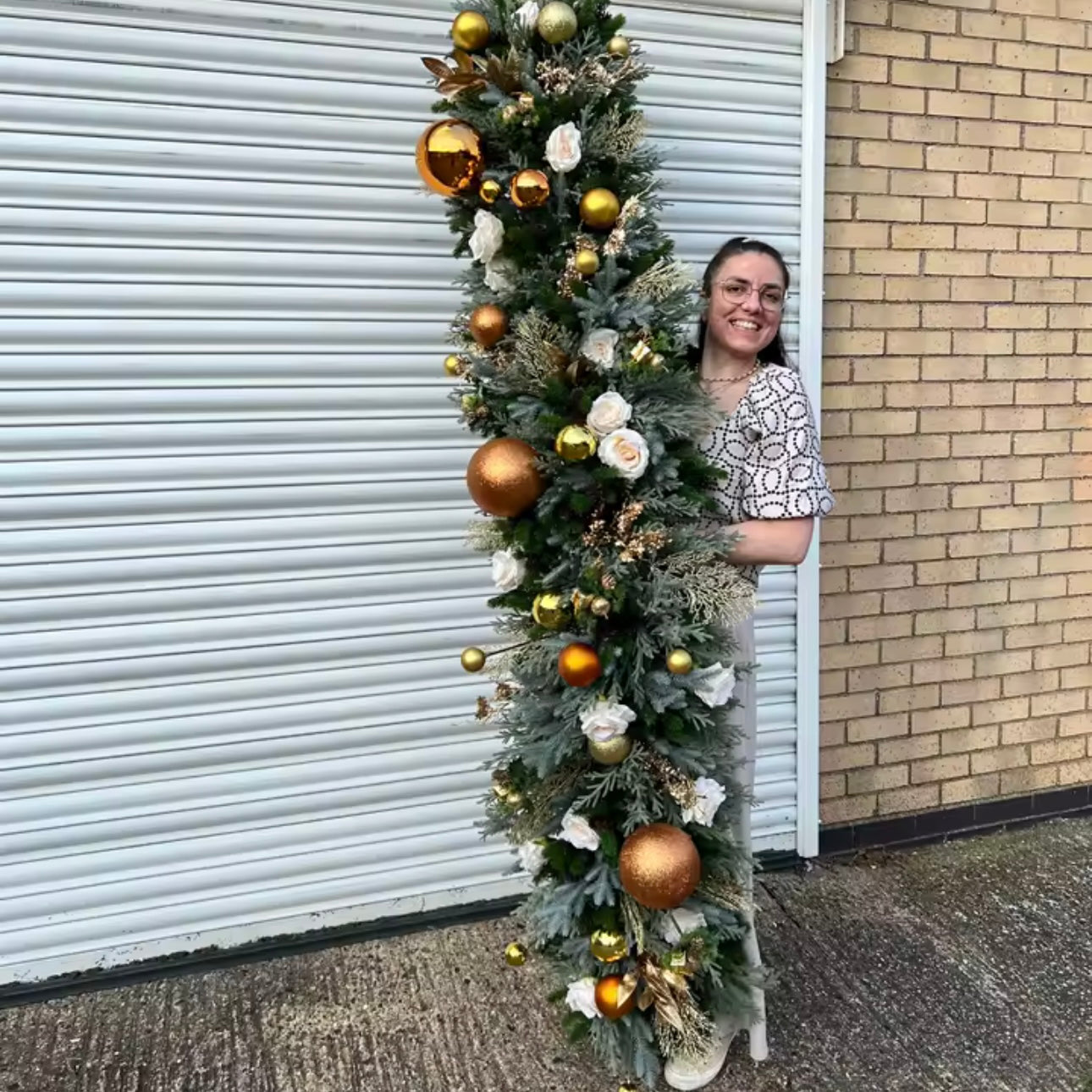 Zenora Uflower 200cm Artificial Christmas Flower Row Decoration