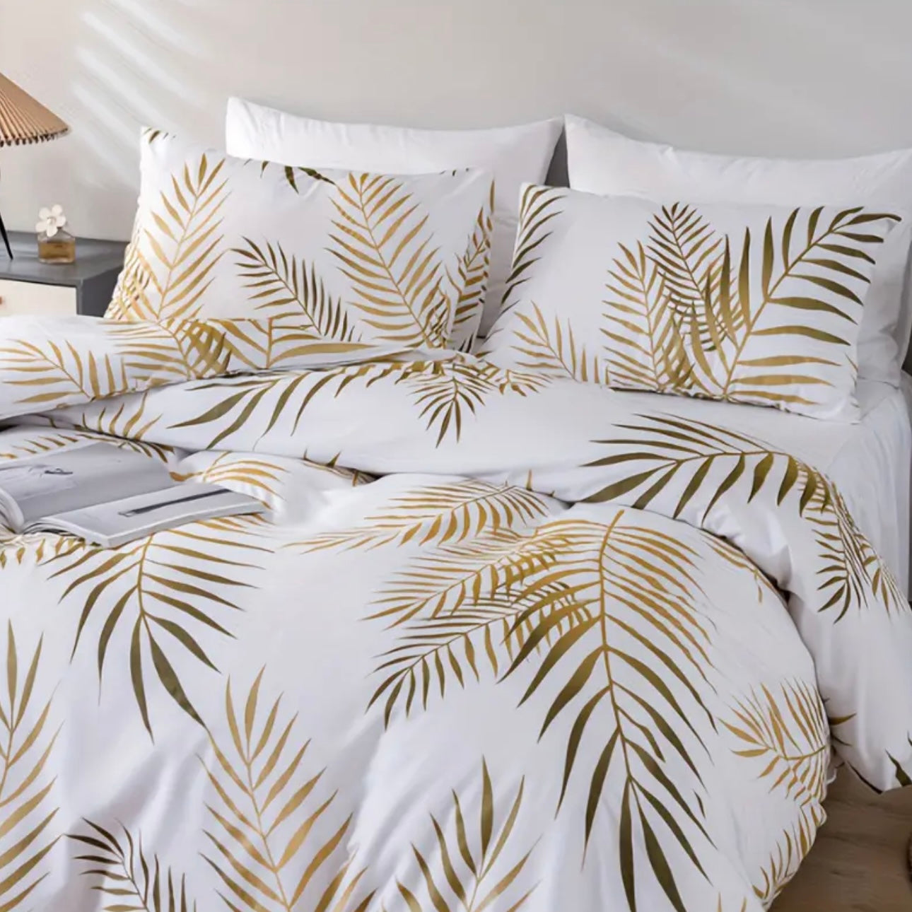 Zenora 3-Piece Golden Leaf Print Polyester Duvet Cover Set
