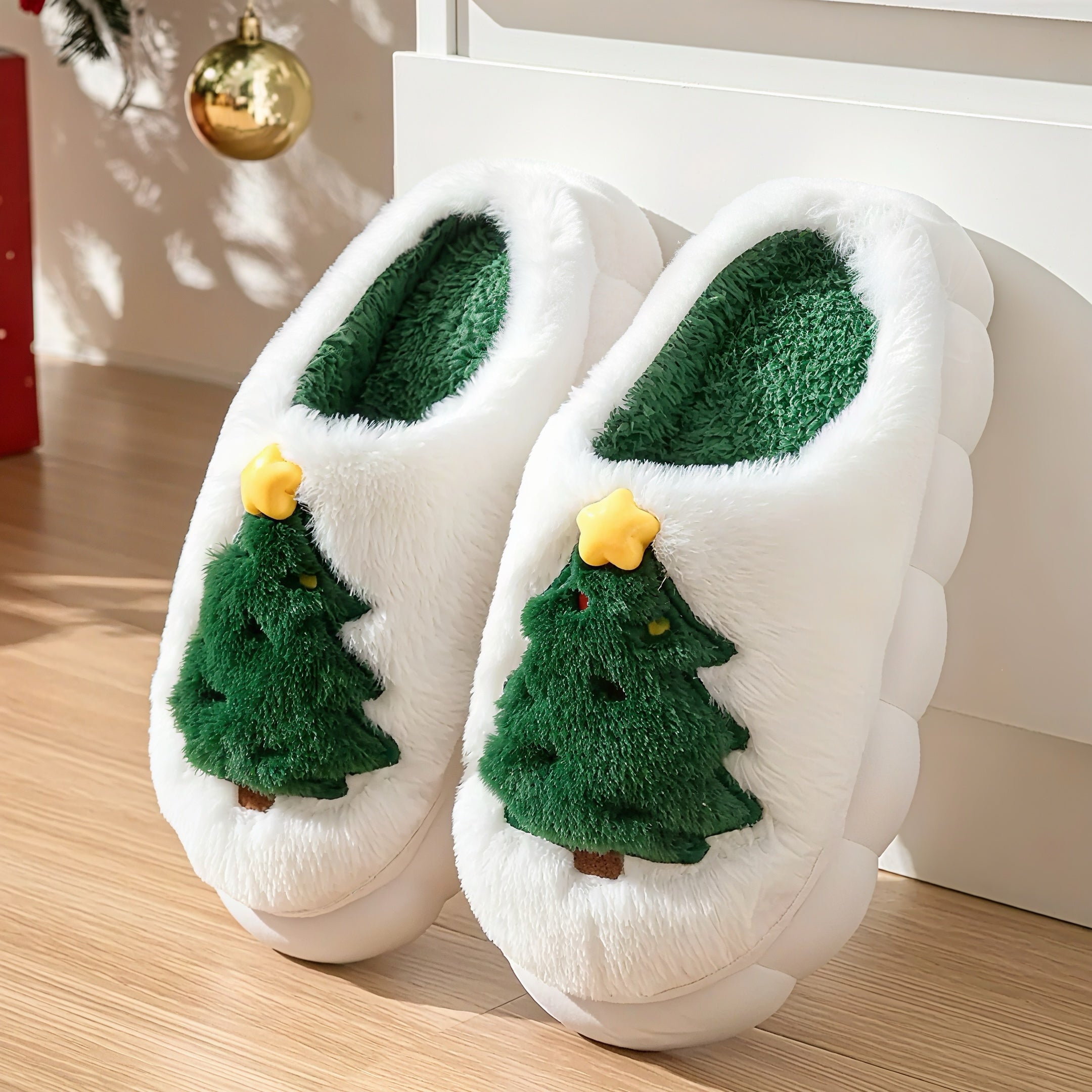 Zenora Men’s Cozy Christmas Tree Plush Slippers