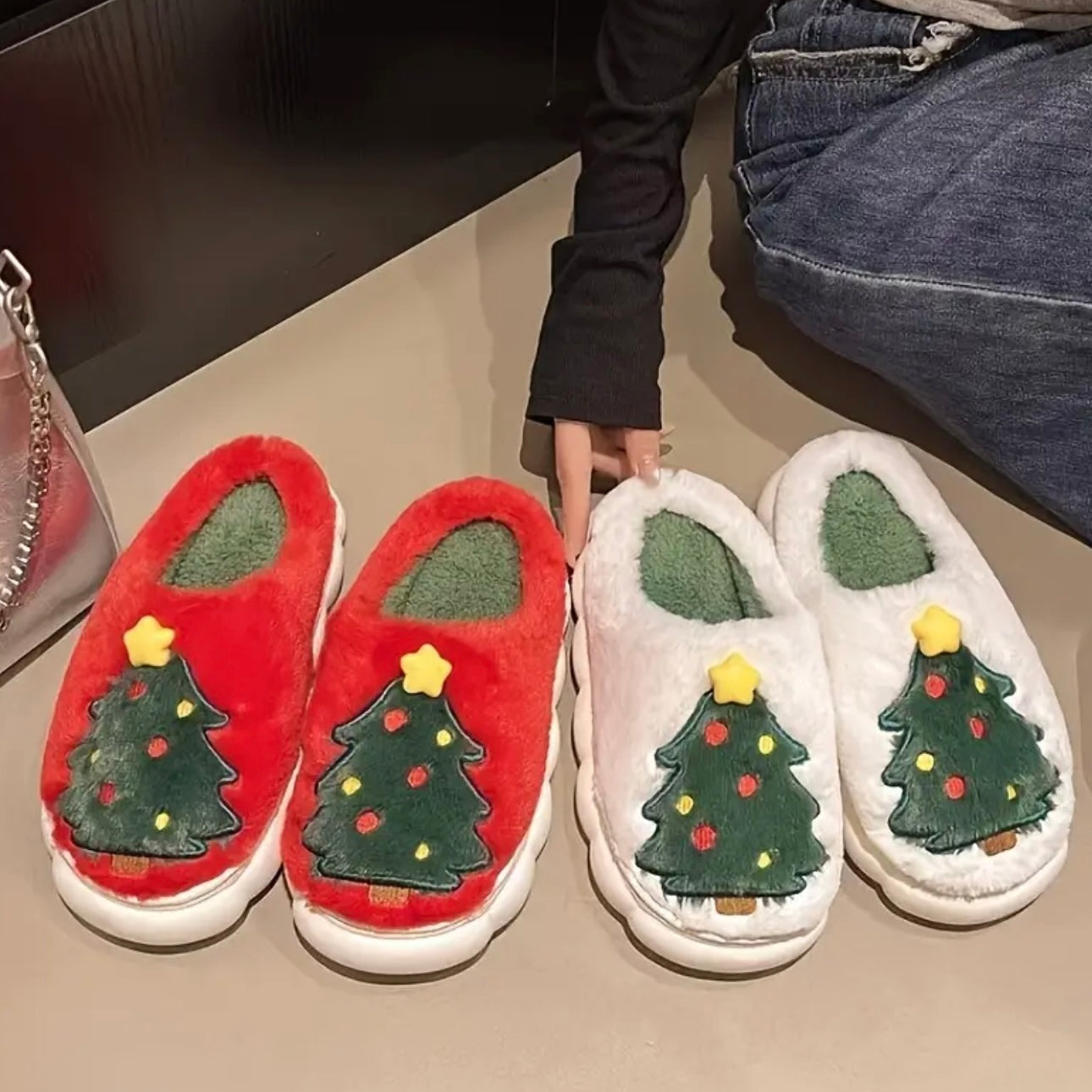Zenora Men’s Cozy Christmas Tree Plush Slippers