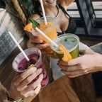 Zenora 400ml Clear Plastic Reusable Drinkware Set – 100 Straws, 50 Cups & 50 Flat Lids