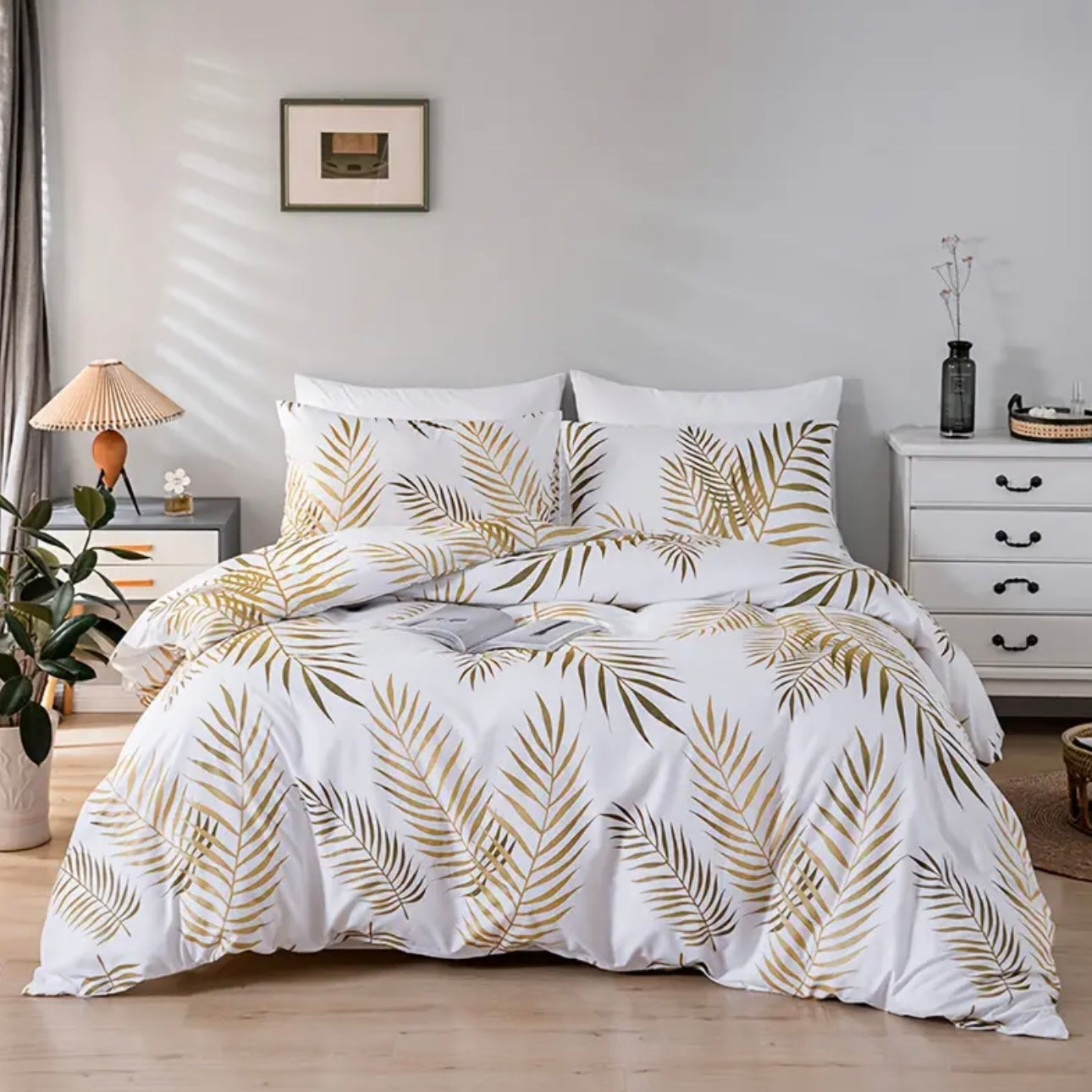 Zenora 3-Piece Golden Leaf Print Polyester Duvet Cover Set