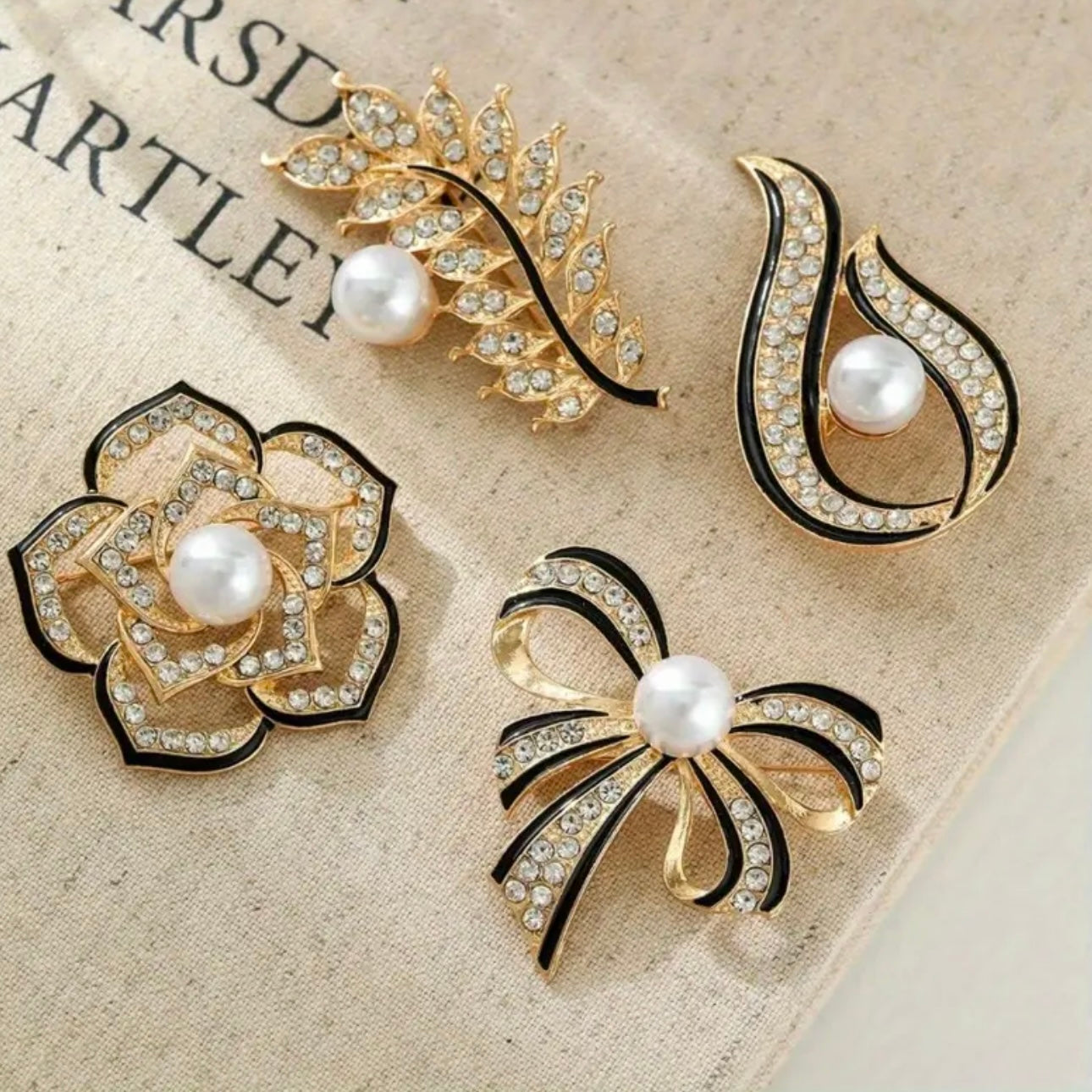 4pcs Chic Floral Brooch Set