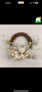 Zenora Christmas Wreath with Golden Balls & Pine Cones