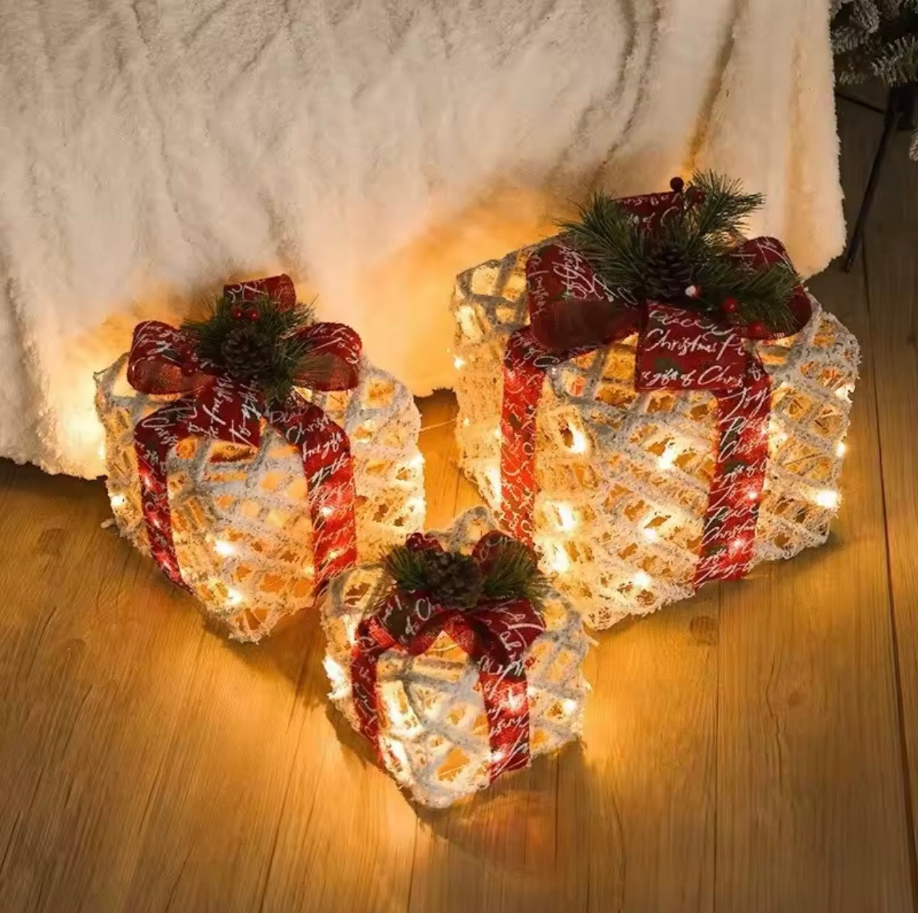 Zenora Christmas Glow Gift Box Set – 3 Piece Metal Light