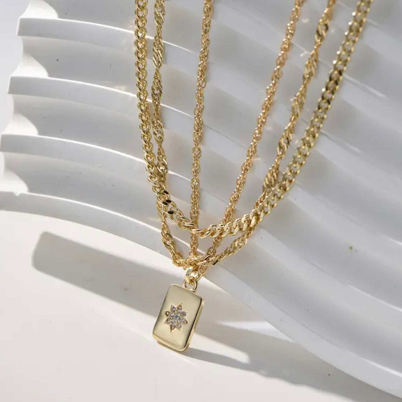 Noir 3pcs Twisted Water Wave & Square Pendant Necklace Set for Women