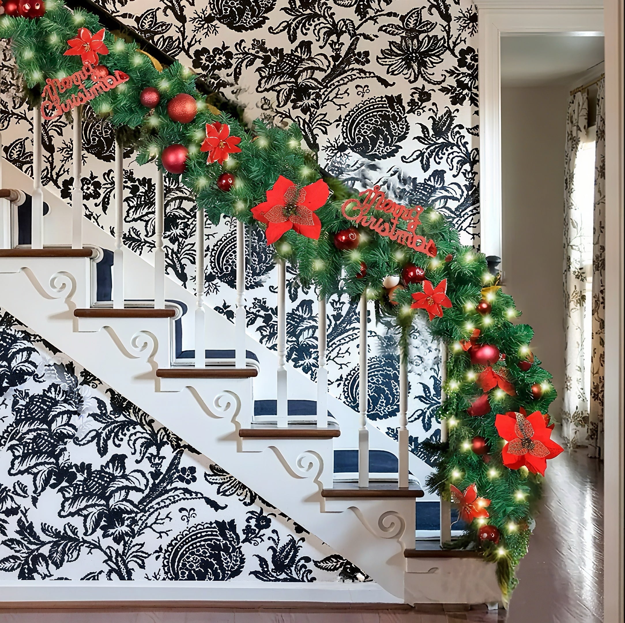 Zenora Christmas Decorative Wreath